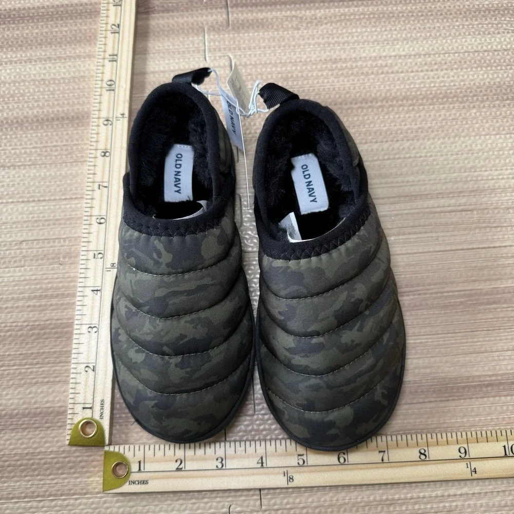 Old Navy Boys Camouflage Quilted Slip-On Slippers, Fleece Lined, Medium(12-13)